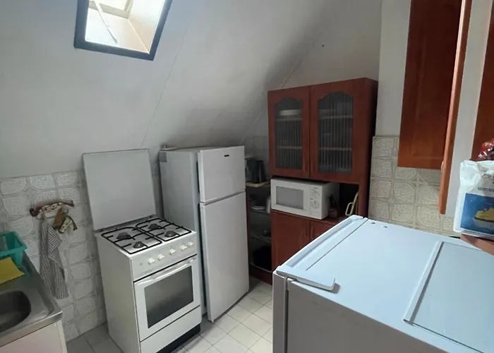 Hutter Vendeghaz * Szantod